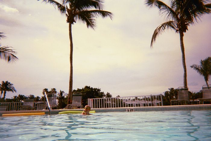 Shoeprint Pool - Kids