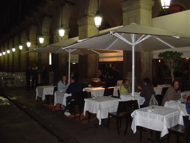 Les Quinze Nitz de Placa Reial