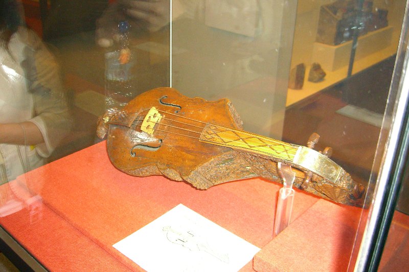 London040106-1879.jpg - Warwick Castle Citole. Medieval, about AD 1280-1330England