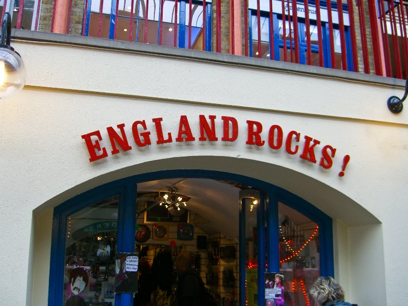 CIMG1746.jpg - Covent Garden- England Rocks!