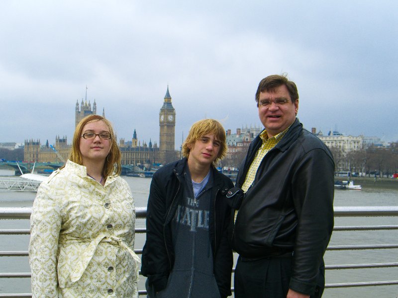 CIMG1719.jpg - Houses of Parliament, looking South from Golden Jubilee Bridges