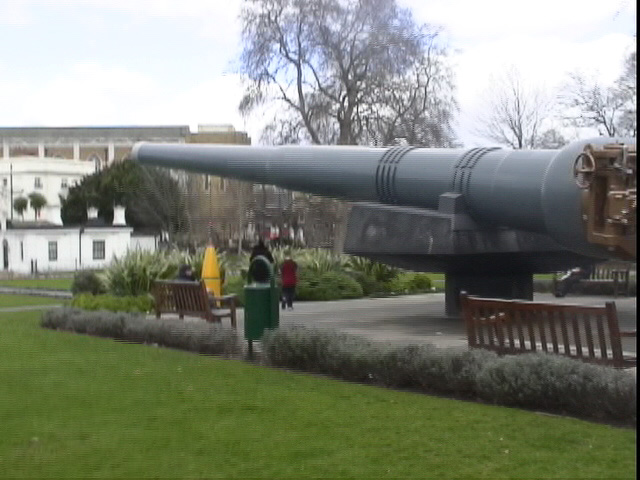 London040106-00360.jpg - Imperial War Museum - 15-inch naval guns