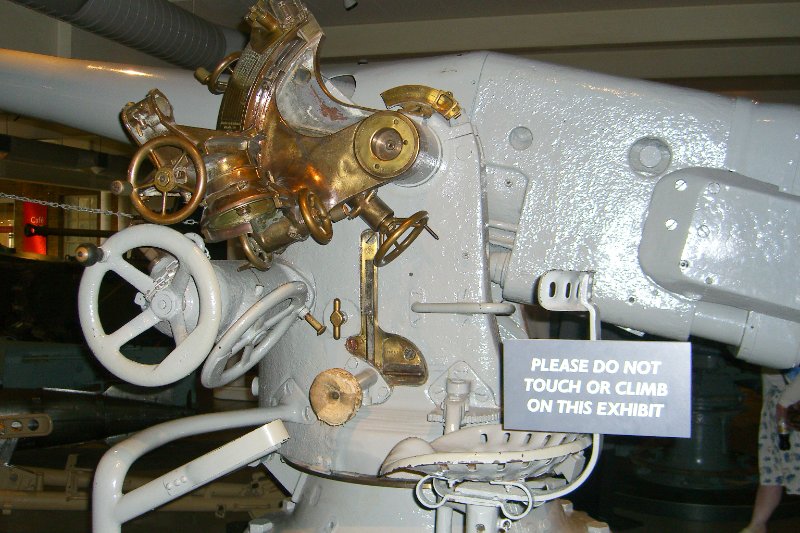 London040106-2033.jpg - German 10.5cm Submarine Gun