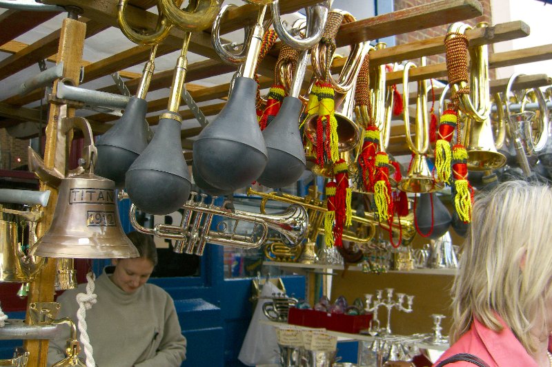 London040106-1-4.jpg - Geoffrey Van Arcade, 107 Portobello Rd