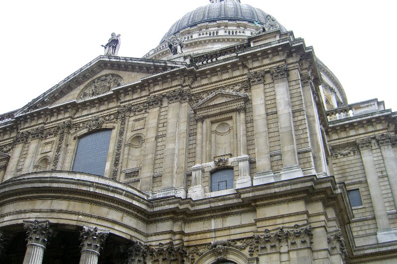 London040106-1811.jpg - St Paul's North Front view Dome