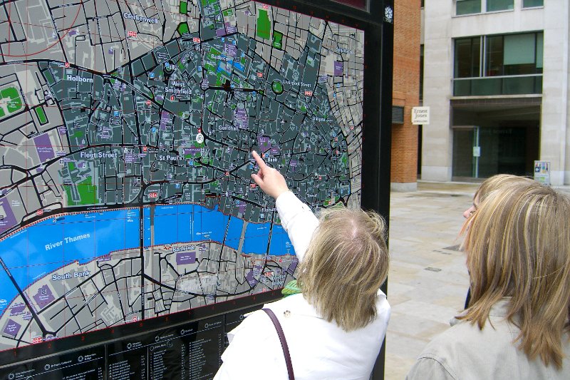 London040106-1818.jpg - Street Map at North East edge of St Paul's Cathedral near St Paul's tube stop
