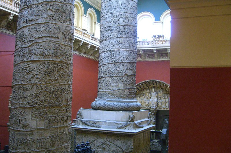 CIMG1785.jpg - Two-part Cast of Trajan's Column