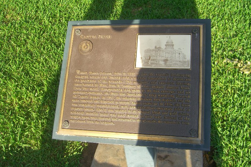 CIMG7866.JPG - Texas State Capitol - The Captiol Fence