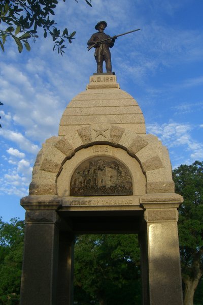 CIMG7911.JPG - Texas State Capitol Grounds - HEROES OF THE ALAMO