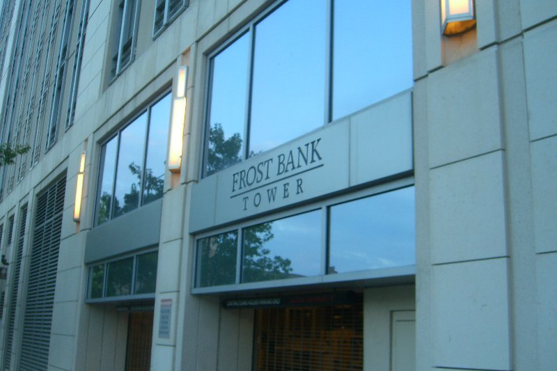 CIMG7958.JPG - Frost Bank Tower
