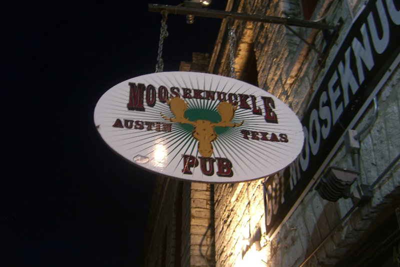 CIMG8017.JPG - Mooseknuckle Pub