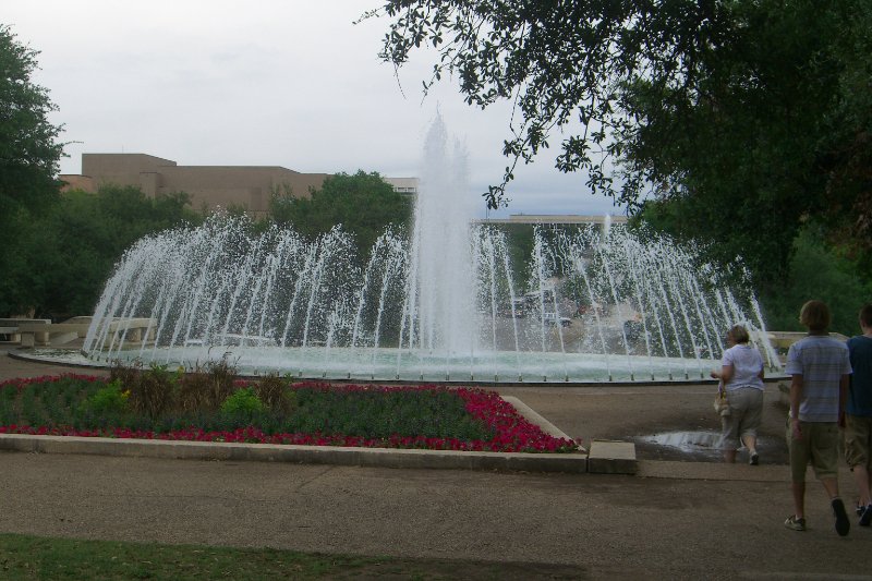 CIMG8102.JPG - East Mall Fountain