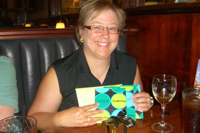 CIMG8454.JPG - Cathie Birthday Dinner at Houlihans