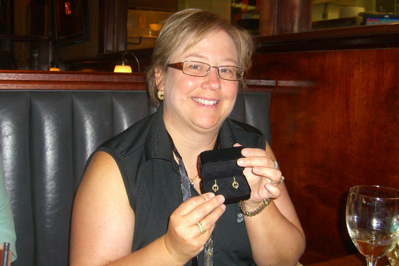 CIMG8456.JPG - Cathie Birthday Dinner at Houlihans