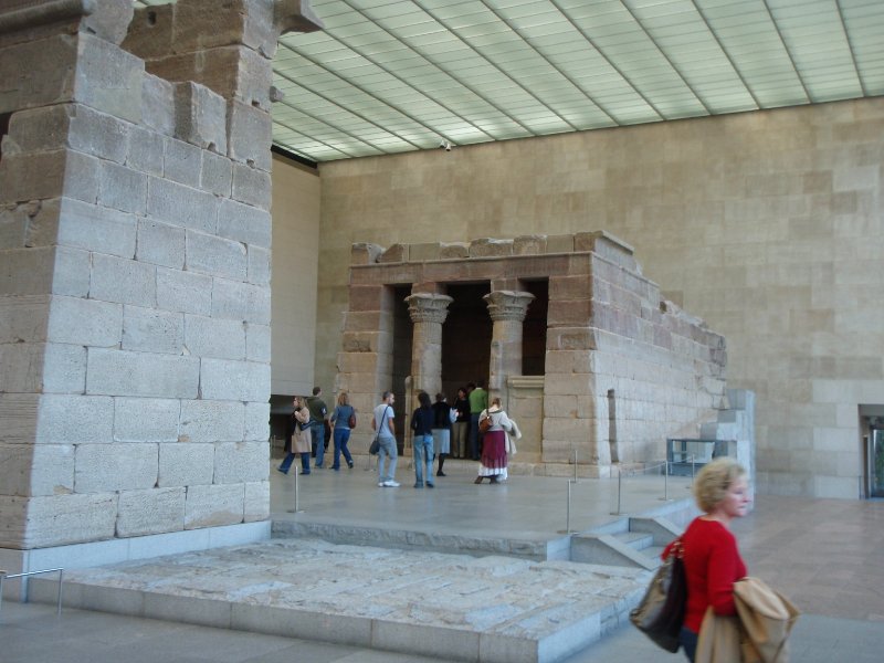 P2160046.JPG - Temple of Dendur, The Sackler