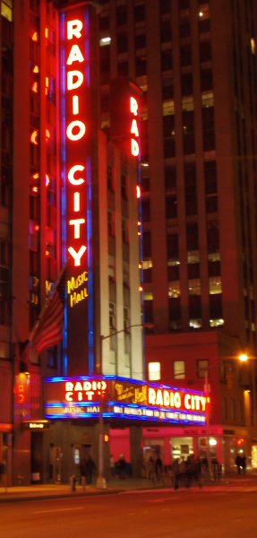 P2160196z.jpg - Walking Down Ave of Americas - Radio City Music Hall