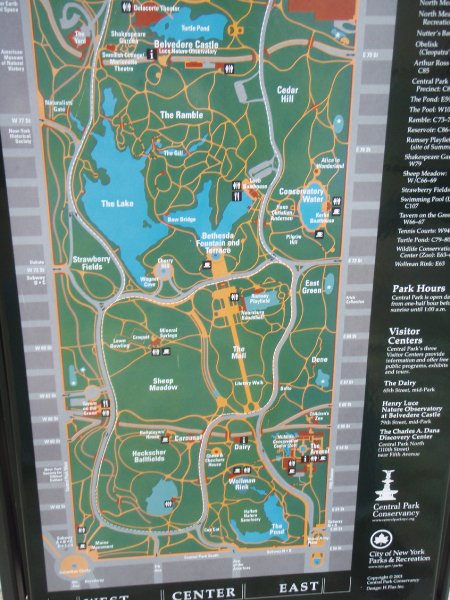 P2170277.JPG - Central Park Behind the Met