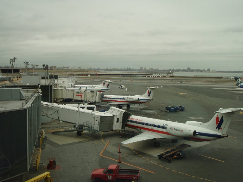 P2170305.JPG - La Guardia