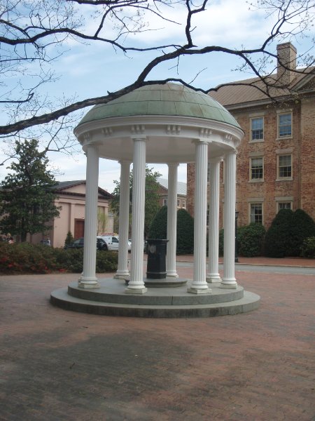 P4020121.JPG - Old Well