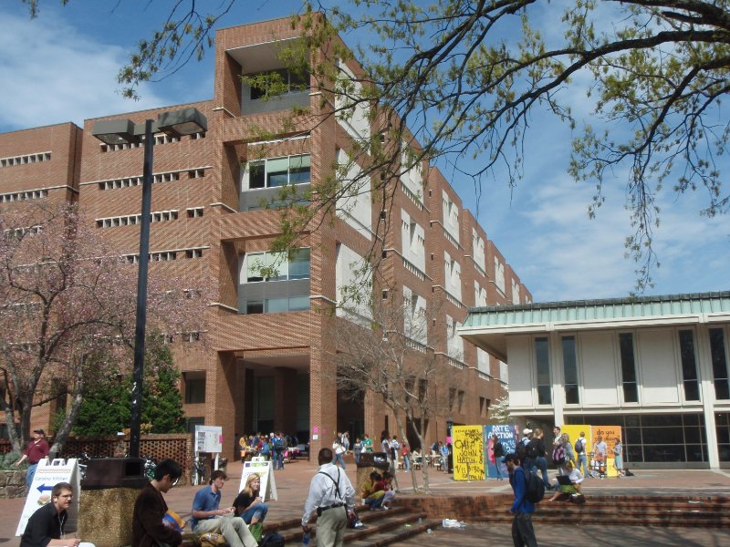 P4020145.JPG - Davis Library (left), Student Union (right), view from The Pit