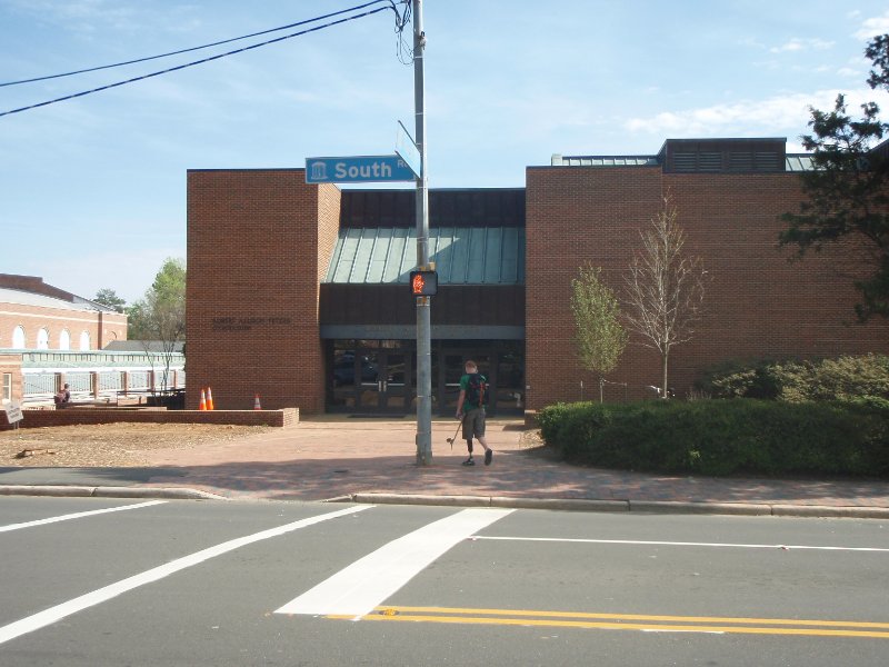 P4020148.JPG - Robert Allison Fetzer Gymnasium at South Road and Raleigh Street