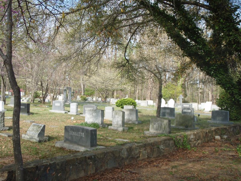 P4020159.JPG - Section 3, Kennette (M11), of Old Chapel Hill Cemetery, standing on South Road looking North East