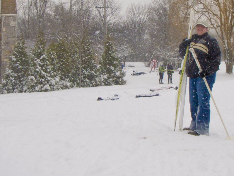 ArrowheadXski011009-1100016.jpg - Outside of Arrowhead clubhouse looking toward East Course, 1st Tee