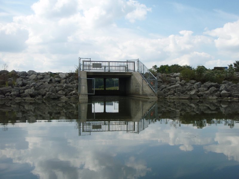 Busse091909-9190002.jpg - Dam to Spillway