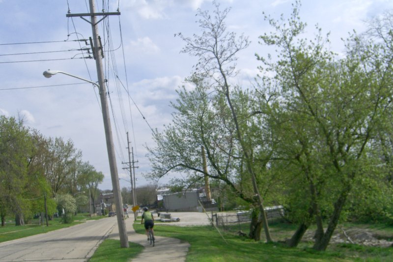 FoxRiverBikeTrail050209-1508.jpg - North River St, Batavia, heading South
