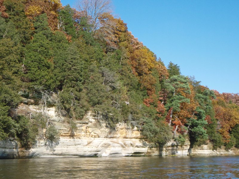 PA240068.jpg - Sandstone bluffs, Blakes Landing area