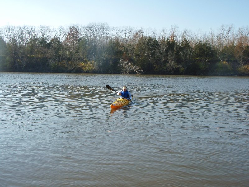 FoxRiverKayak110809-080083.jpg - Paddleing to the Take-out point at C&M Canoe in Wedron