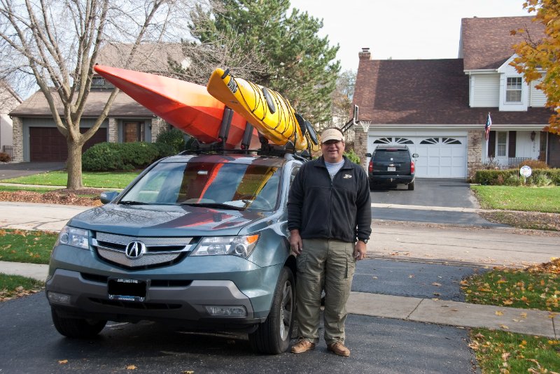 KankakeeRiver110109-9815.jpg - Loading up our kayaks for trip to the Kankakee River