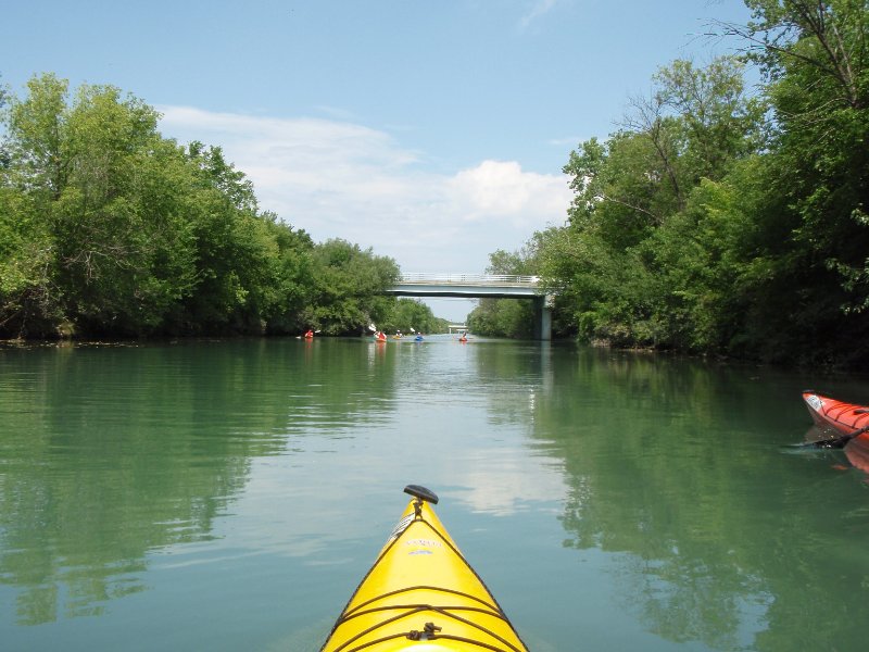 NorthShoreChannel080909-8090002.jpg - Paddleing North to the Main St bridge