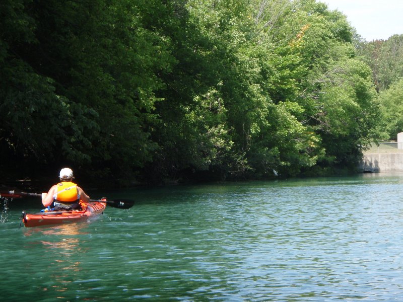 NorthShoreChannel080909-8090055.jpg - Kayaking North Shore Channel of the Chicago River from Skokie to the Lake Michigan locks in Wilmette.