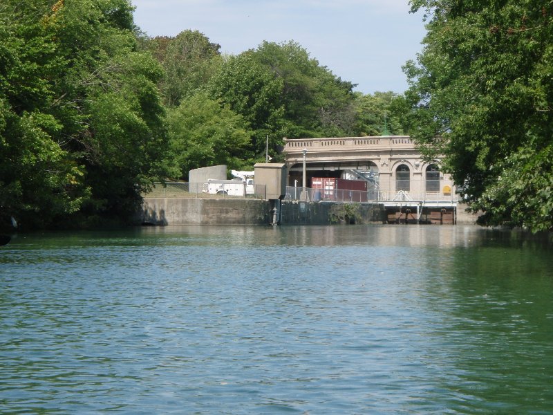 NorthShoreChannel080909-8090056.jpg - Lake Michigan locks in Wilmette.