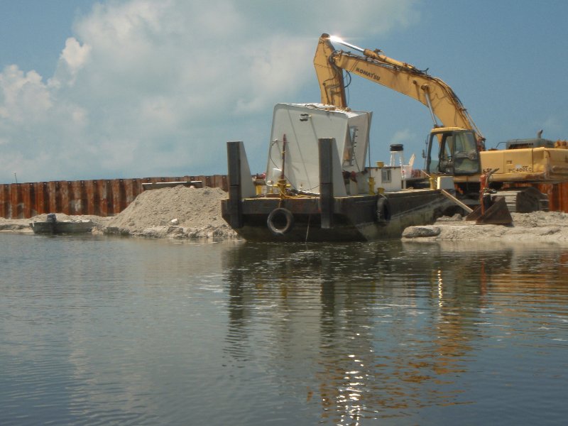 Captiva052409-5260088.jpg - Blind Pass Dredging equipment