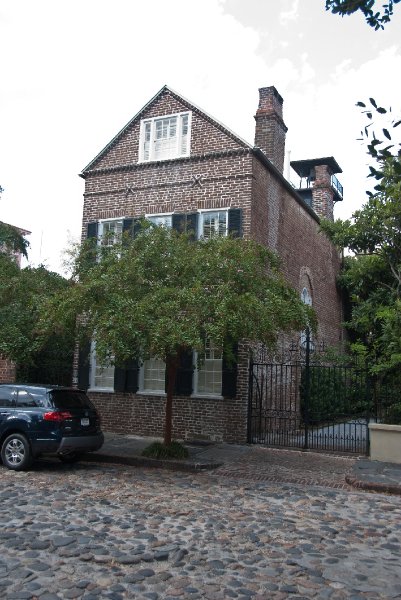 Charleston100309-9770.jpg - Walking through historic Charleston