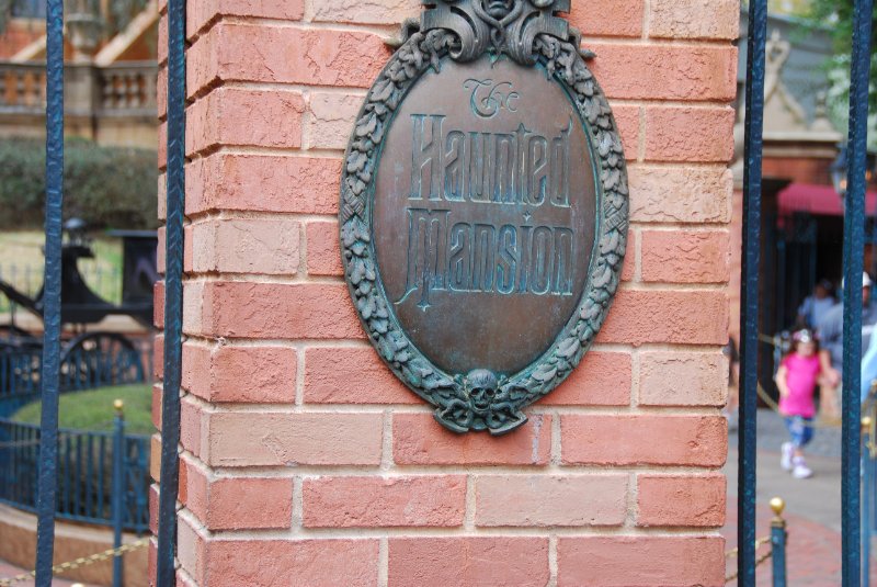DisneyWorld022709-2976.jpg - The Haunted Mansion