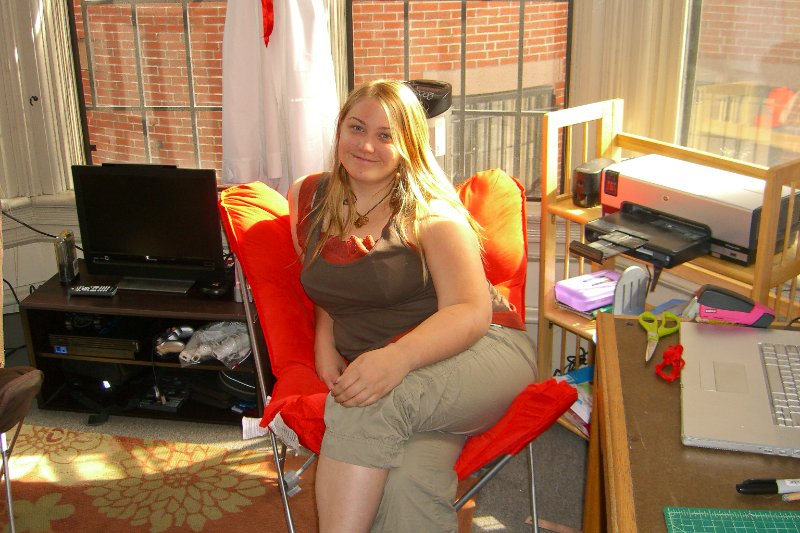 LizRISD090809-1902.jpg - Liz Move's Into Dwight House, Fall 2009 Jr Year at RISD