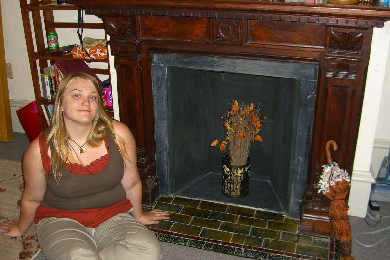 LizRISD090809-1906.jpg - Liz Move's Into Dwight House, Fall 2009 Jr Year at RISD