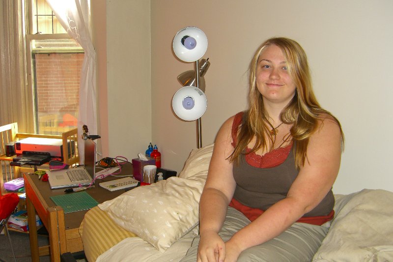 LizRISD090809-1907.jpg - Liz Move's Into Dwight House, Fall 2009 Jr Year at RISD