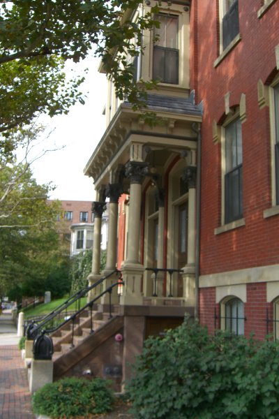 LizRISD090809-1911.jpg - Liz Move's Into Dwight House, Fall 2009 Jr Year at RISD