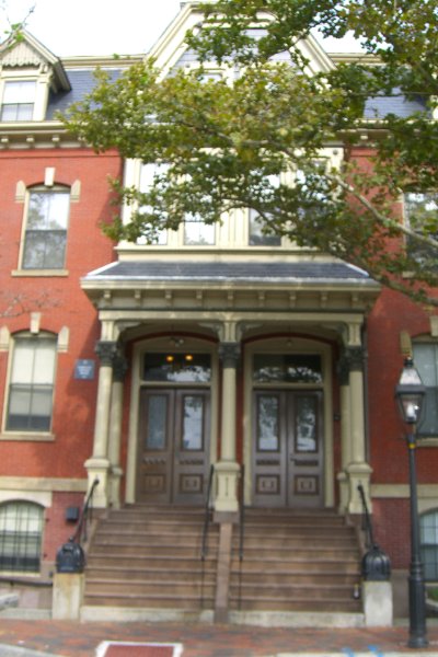 LizRISD090809-1915.jpg - Liz Move's Into Dwight House, Fall 2009 Jr Year at RISD