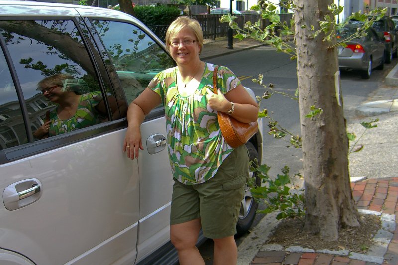 LizRISD090809-1916.jpg - Liz Move's Into Dwight House, Fall 2009 Jr Year at RISD