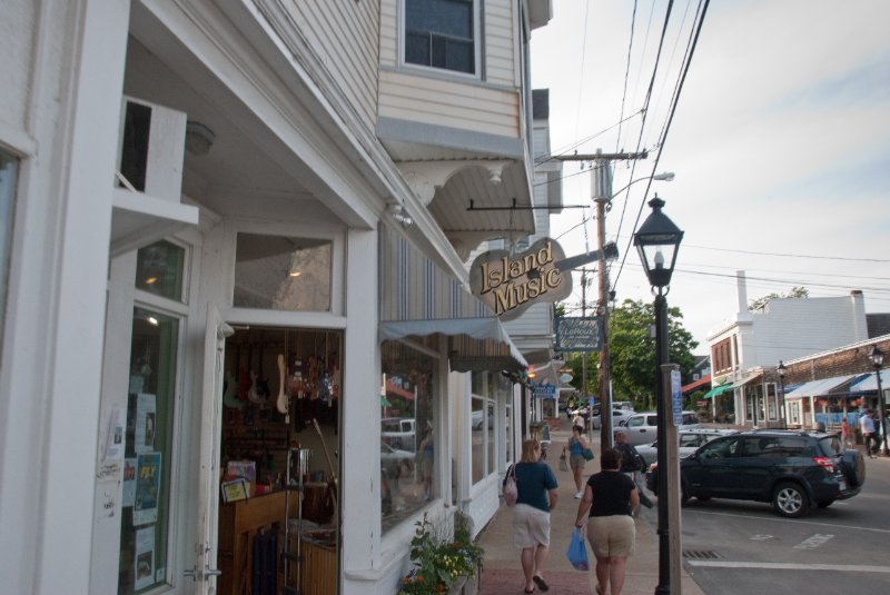 DSC_7894.jpg - Island Music, Main Street, Vineyard Haven