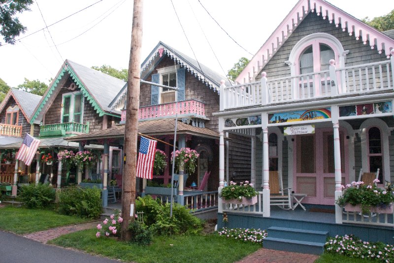 DSC_7907.jpg - Over the Rainbow. Cottages at Oak Bluffs Camp Ground