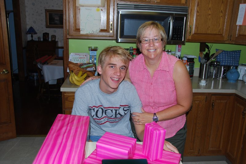 MikeBDay09-7963.JPG - Mike's 18th Birthday