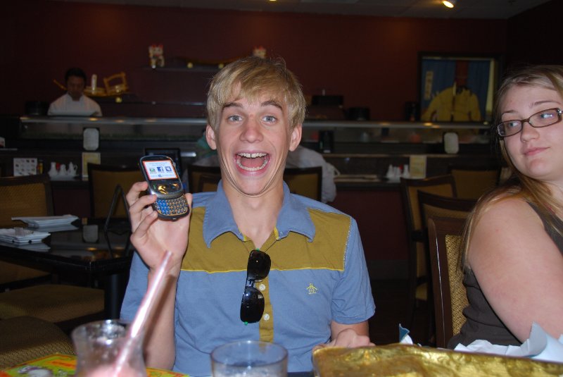 MikeBDay09-7977.JPG - Mike's 18th Birthday