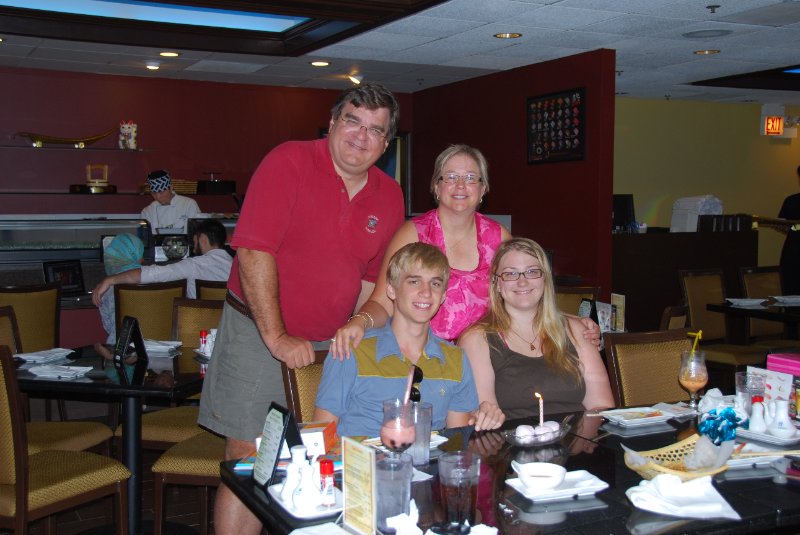 MikeBDay09-7978.JPG - Mike's 18th Birthday