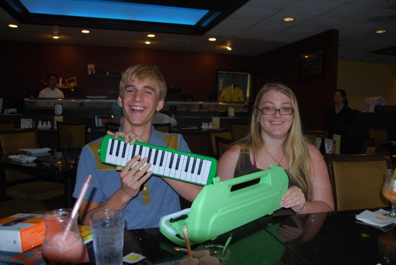 MikeBDay09-7980.JPG - Mike's 18th Birthday